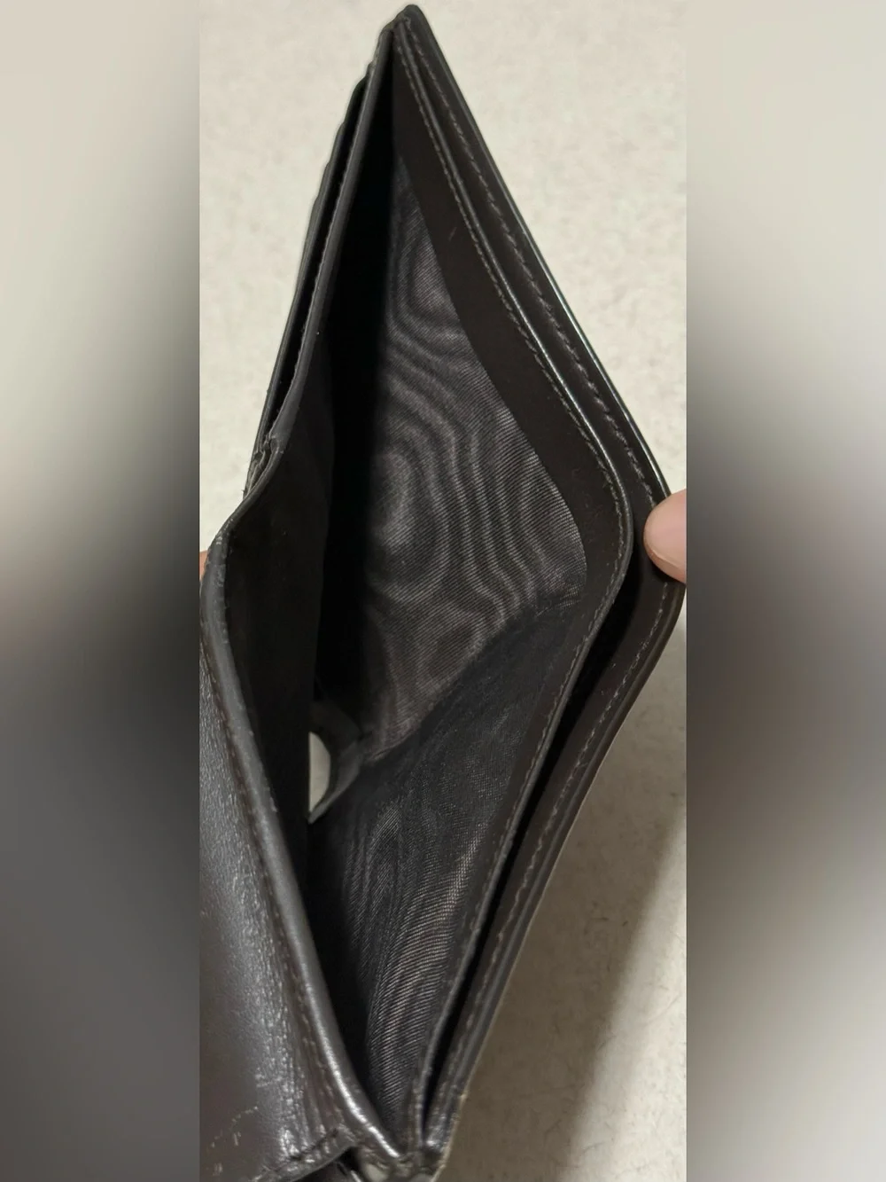 Gucci GG Supreme New Web Sherry Line Bi-fold Wallet in Coated Canvas